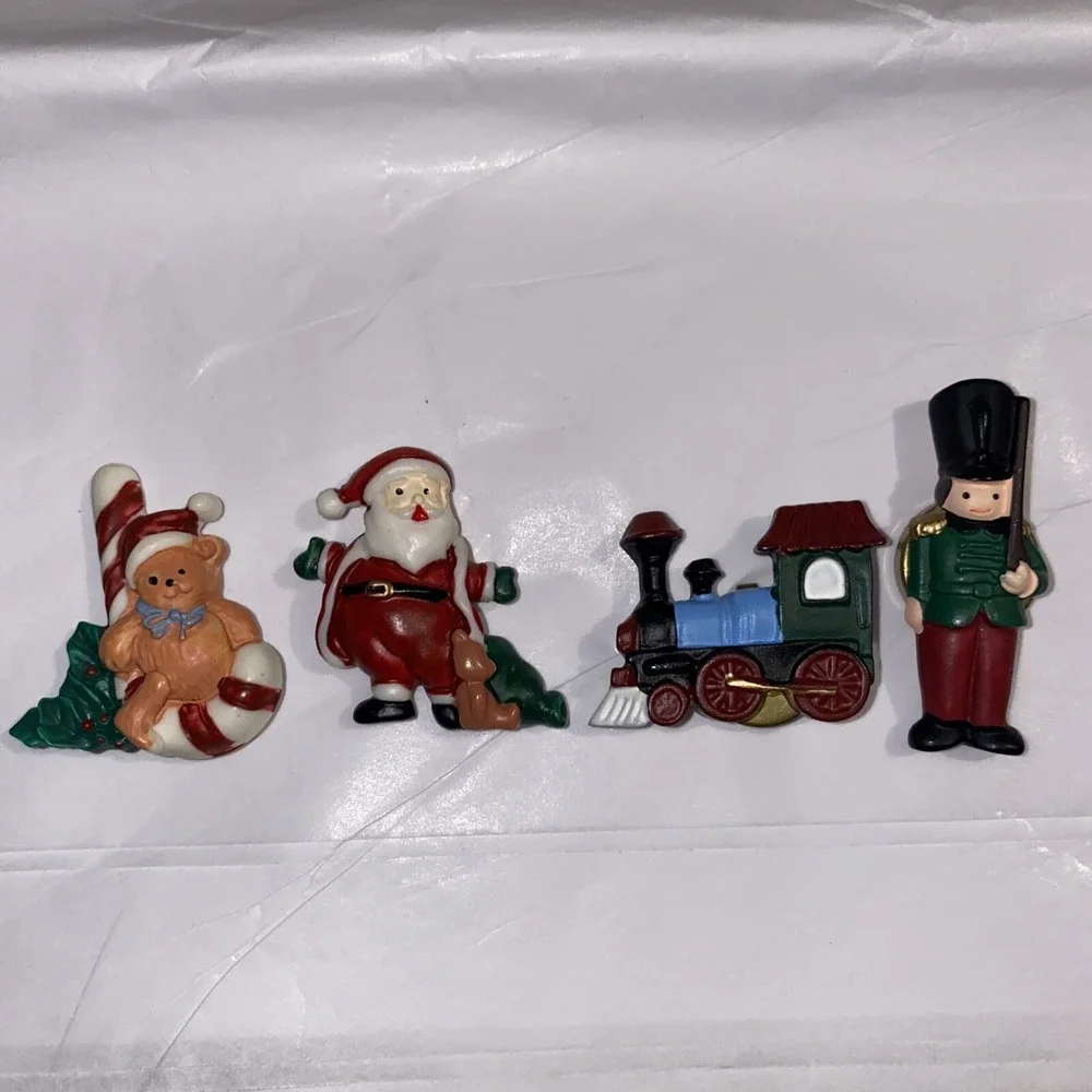 Vintage Button Covers Christmas Santa Train Nutcracker‎ Snap Ons 4x